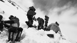 Жуткая трагедия в Непале: группа российских альпинистов погибла при восхождении на гору-людоед