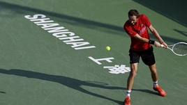 Медведев победил в Шанхае принципиального соперника и боль. В четвертьфинале его ждет Синнер