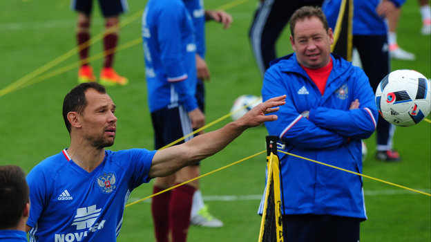 Сергей Игнашевич и Леонид Слуцкий в сборной России в 2016 году.