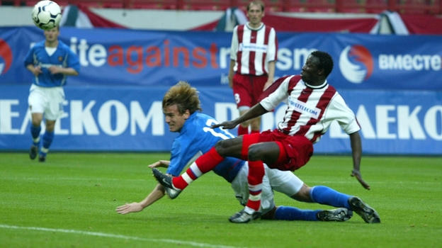 Дмитрий Булыкин в атаке.