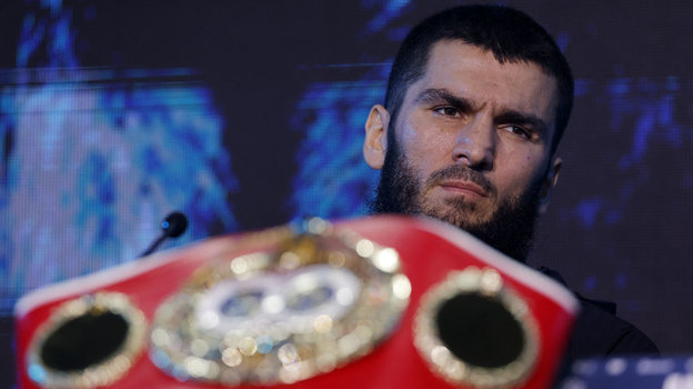 Артур Бетербиев.