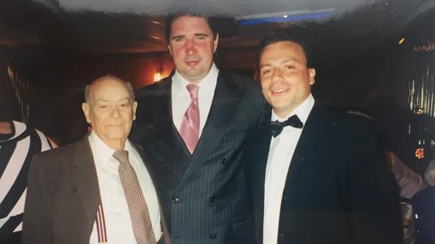 Алексей Касатонов с Игорем Рабинером и его дедушкой Петром Марковичем Рабинером, ветераном Великой Отечественной войны и участником обороны Москвы, на свадьбе автора этого интервью.