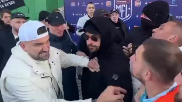 Василий Вакуленко (Баста) во время конфликта на матче с LitEnergy.