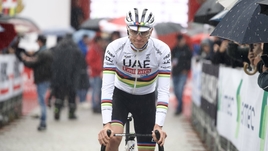 «Я не настолько глуп». Лучший велогонщик мира отбивается от бездоказательных обвинений в допинге