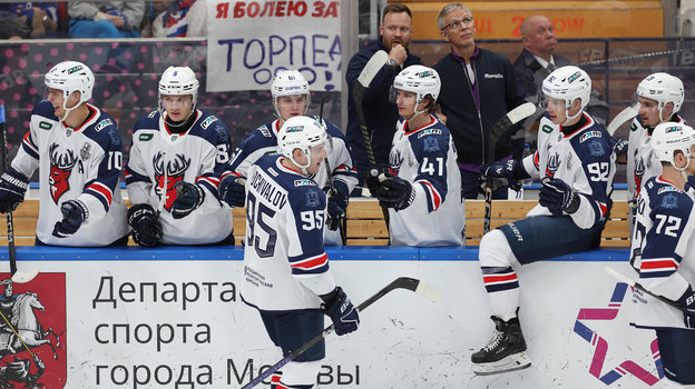 Хоккеисты «Торпедо» в матче против «Динамо». Хоккеисты «Торпедо» в матче против «Динамо»
