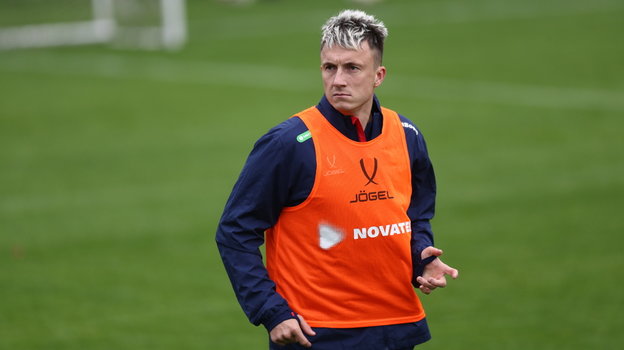 Александр Головин на тренировке сборной России.