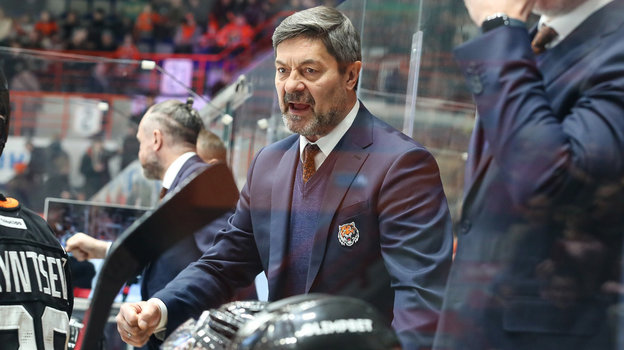 Главный тренер «Амура» Андрей Мартемьянов. Главный тренер «Амура» Андрей Мартемьянов