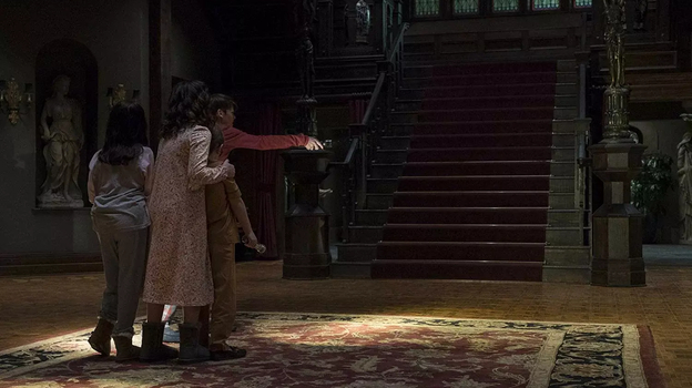 Кадр из сериала «Призраки дома на холме», шоураннер Майк Флэнаган/ Netflix