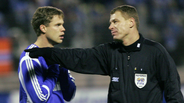 Владислав Радимов и судья Юрий Баскаков.