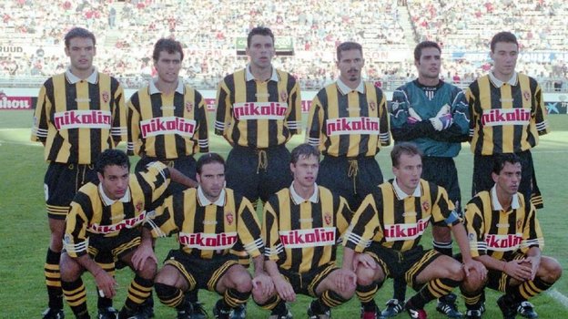 «Севилья» — «Сарагоса», первый матч Владислава Радимова (третий слева в нижнем ряду) в Испании. 1996 год.