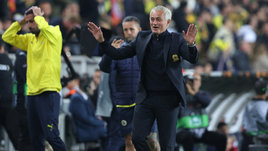 «Вот почему он один из лучших судей в мире». Моуринью зажег на пресс-конференции после удаления в матче с «МЮ»