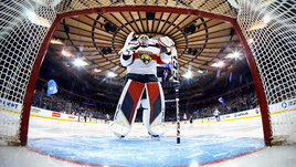 «Немногие могут пройти через это». Бобровский — первый российский вратарь с 400 победами в НХЛ