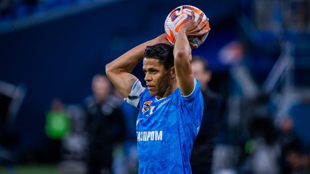 Капитан «Зенита» Дуглас Сантос.