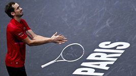 Медведев продолжил безвыигрышную серию в Париже. Но это может пойти ему на пользу