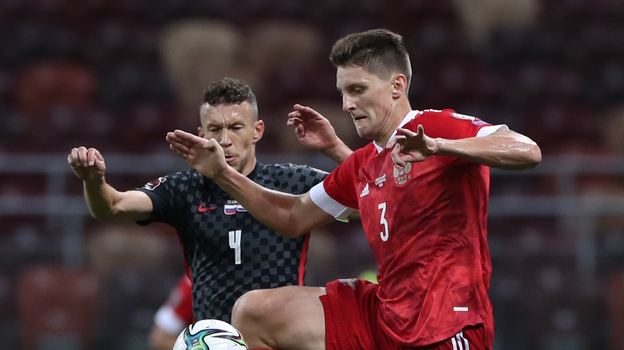 Игорь Дивеев против Ивана Перишича в матче Россия — Хорватия (0:0) 1 сентября 2021 года.