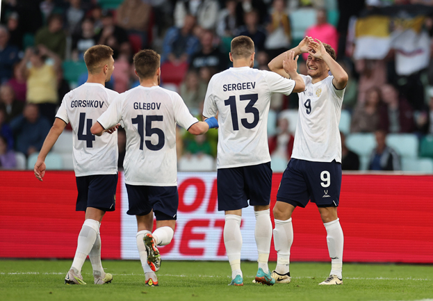 Игроки сборной России Юрий Горшков, Данил Глебов, Иван Сергеев и Федор Чалов. Игроки сборной России Юрий Горшков, Данил Глебов, Иван Сергеев и Федор Чалов