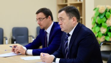 Петр Фрадков (справа) и Артур Парфенчиков.