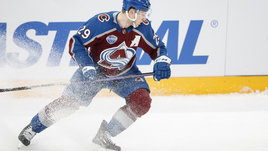 Канадский хоккеист, форвард клуба НХЛ «Колорадо Эвеланш» Нэйтан Маккиннон