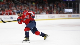 «Погоня за Гретцки идет полным ходом, и фанатам это нравится». Что говорят в Америке о 858-й шайбе Овечкина в НХЛ