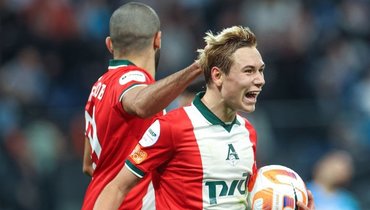 Тимур Сулейманов и Алексей Батраков («Локомотив»).