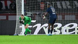 У Сафонова — первый «сухарь» в лиге 1. «Ланс» активно прессинговал, но сам помог «ПСЖ»