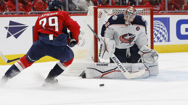 Даниил Тарасов в воротах.