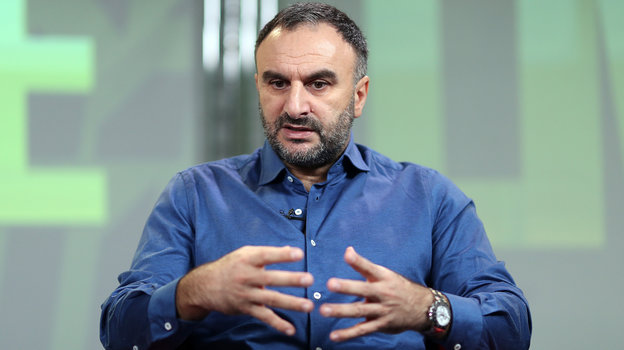 Хоккейный агент Шуми Бабаев. Хоккейный агент Шуми Бабаев