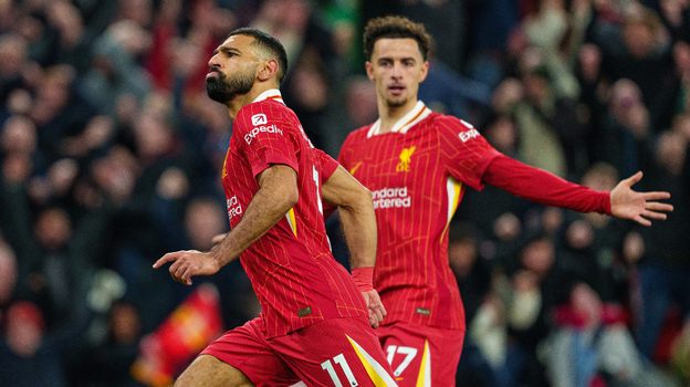 Мохамед Салах и Кертис Джонс («Ливерпуль»).