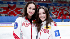 Фигуристки Алина Загитова и Евгения Медведева