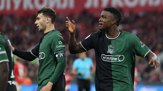 Игроки «Краснодара» Эдуард Сперцян и Джон Кордоба. Игроки «Краснодара» Эдуард Сперцян и Джон Кордоба