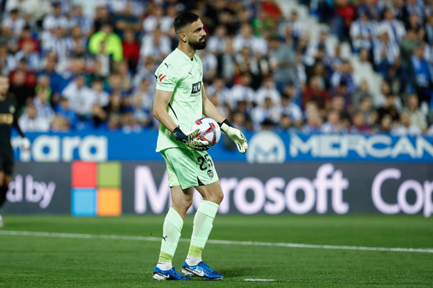 Голкипер «Валенсии» Георгий Мамардашвили. Вратарь «Валенсии» Георгий Мамардашвили