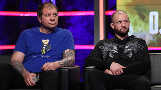 Братья Емельяненко — Александр и Иван (справа).