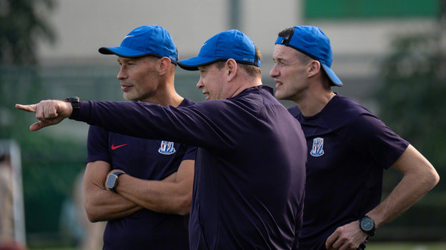 Василий Березуцкий, Леонид Слуцкий и Олег Яровинский. Василий Березуцкий, Леонид Слуцкий и Олег Яровинский