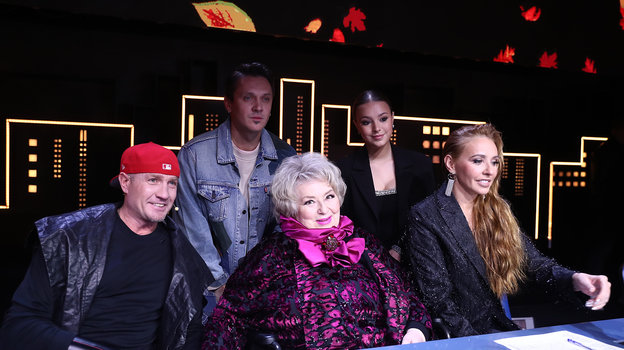 Роман Костомаров, Максим Траньков, Татьяна Тарасова, Анна Щербакова и Татьяна Навка. Жюри шоу «Ледниковый период» Роман Костомаров, Максим Траньков, Татьяна Тарасова, Анна Щербакова и Татьяна Навка