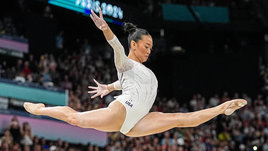 «Они бросают вызов стереотипам». Sports Illustrated Swimsuit теперь предпочитает азиаток