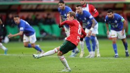 Батраков тащит «Локо»! Заработал два пенальти, оформил дубль и принес победу над «Факелом»