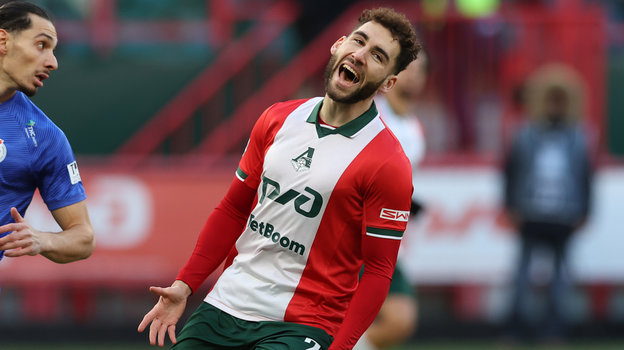 Защитник «Локомотива» Наир Тикнизян в матче 15-го тура чемпионата России.