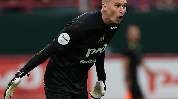 Вратарь «Локомотива» Илья Лантратов.