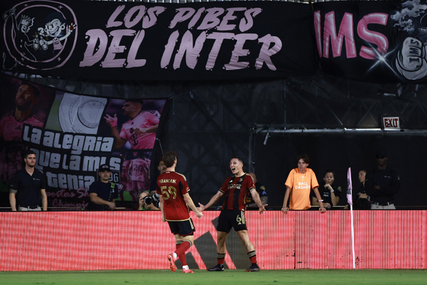 Алексей Миранчук (№ 59) и Бартош Слиш в матче «Интер Майами» — «Атланта». Алексей Миранчук (№ 59) и Бартош Слиш в матче «Интер Майами» — «Атланта».