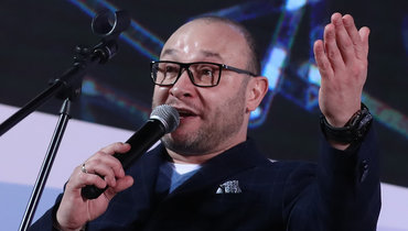 Комментатор Константин Генич.