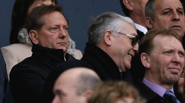 Бывший владелец «Хартс» Владимир Романов (слева). Бывший владелец «Хартс» Владимир Романов