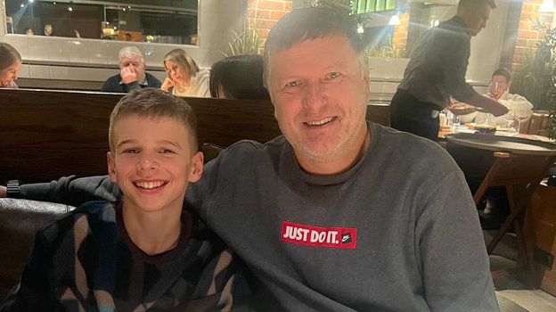 Евгений Кафельников-младший и его дядя Евгений Кафельников-старший. Евгений Кафельников-младший с дядей Евгением Кафельниковым-старшим