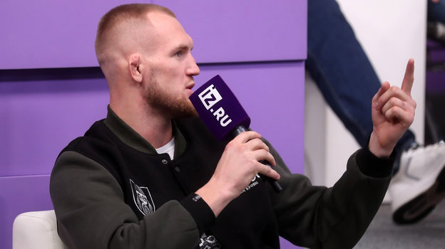 Артем Рофаль.