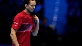 Медведев завершил год: сезон без титулов, сорванные цели, можно ли стать лучше