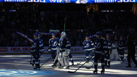 «Повезло играть 10 лет в одном клубе». Василевский быстрее всех вратарей одержал 300 побед в НХЛ