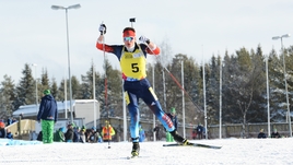 «Камень-ножницы-бумага» прямо на финише первой биатлонной гонки сезона: так Халили обошел Серохвостова