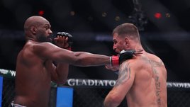 Джон нокаутировал Миочича спиннинг-бэк-киком. Он работал над ним 6 месяцев с тренером по тхэквондо