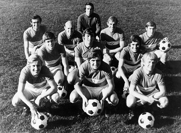 Александр Пискарев (нижний ряд, второй слева) в составе «Спартака». 1974 год. Александр Пискарев (нижний ряд, второй слева) в составе «Спартака». 1974 год.