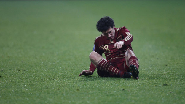 Полузащитник сборной России Юрий Жирков после поражения в матче против Словении 18 ноября 2009 года в Мариборе. Полузащитник сборной России Юрий Жирков после поражения в матче против Словении 18 ноября 2009 года в Мариборе