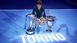 Теннисист Янник Синнер празднует победу на Итоговом турнире ATP в Турине